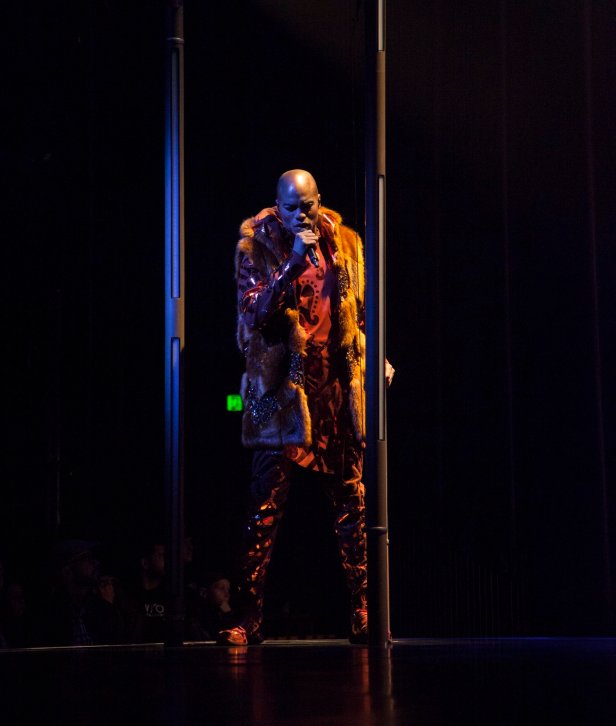 02_VOLTA_MEETING_ELA_001_Photo_credit_Patrice_Lamoureux_costumes_Zaldy copy